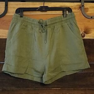 Universal Thread shorts